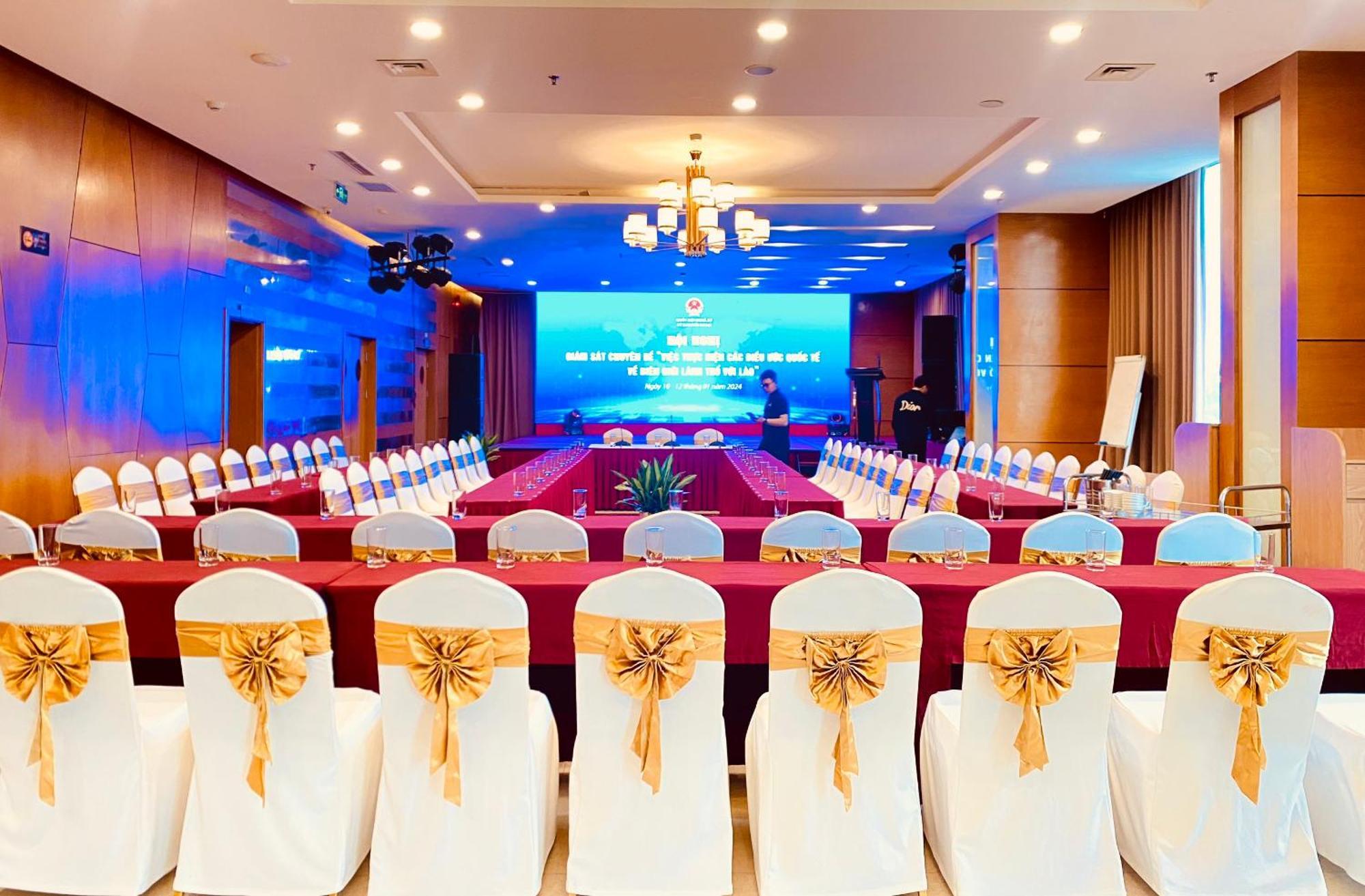 Muong Thanh Cua Dong Hotel Vinh Kültér fotó